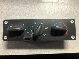 Used 2011 Freightliner B2 Heater/AC Control Assy (Stock #42218-17)) Part Image