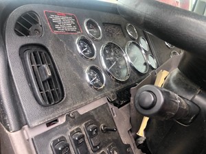 Used 2011 Peterbilt 384 Instrument Cluster (Stock #51922-18)) Part Image