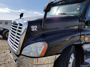 Used 2012 Freightliner Cascadia 125 Hood (Stock #91117-10)) Part Image