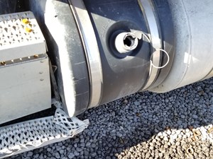 Used 2013 Peterbilt 386 DEF Tank (Stock #41918-18)) Part Image