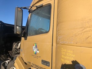 Used 2013 Volvo VNL Door (Stock #110119-4)) Part Image