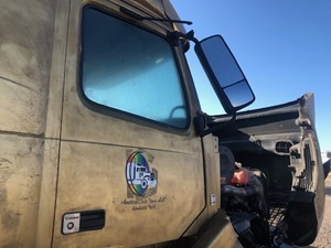 Used 2013 Volvo VNL Door (Stock #110119-5)) Part Image
