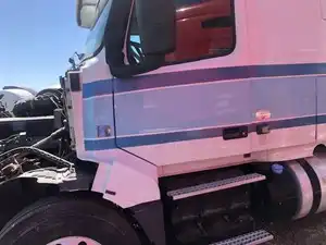 Used 2014 Volvo VNL Door (Stock #111620-23)) Part Image