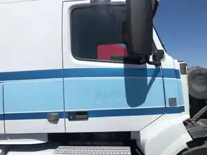 Used 2014 Volvo VNL Door (Stock #111620-24)) Part Image