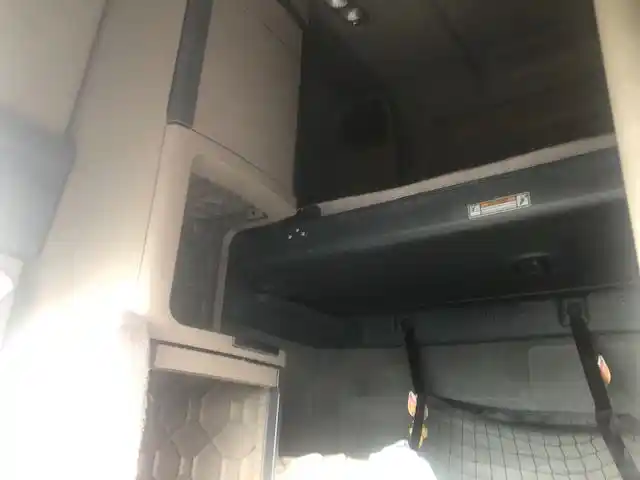 Image 2 of part Used 2015 Freightliner Cascadia 125 Cab