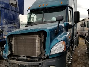 Used 2015 Freightliner Cascadia 125 Front Axle, Complete (Stock #20418-24)) Part Image