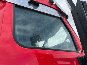 Used 2015 Peterbilt 567 Door Window (Stock #42422-18)) Part Image
