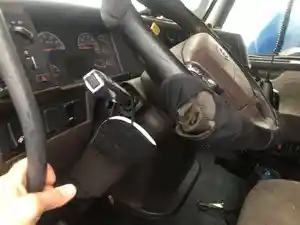 Used 2015 Volvo VNL Steering Column (Stock #110222-26)) Part Image