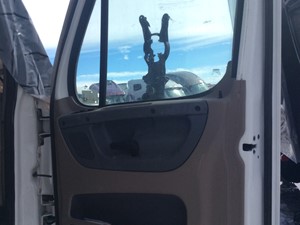 Used 2016 Freightliner Cascadia 125 Door (Stock #21219-9)) Part Image