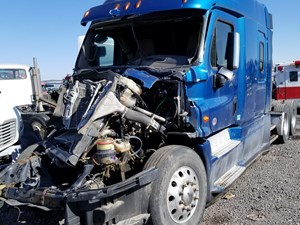 Used 2016 Freightliner Cascadia 125 Front Axle, Complete (Stock #42118-26)) Part Image
