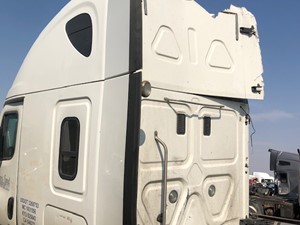 Used 2016 Freightliner Cascadia Sleeper Part (Stock #92620-20)) Part Image