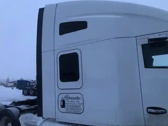 Image 3 of part Used 2016 Kenworth T680 Cab