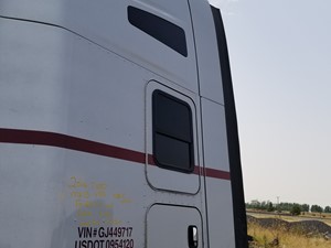 Used 2016 Kenworth T680 Sleeper Fairing (Stock #81518-10)) Part Image