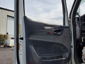 Used 2016 Peterbilt 567 Door (Stock #51819-18)) Part Image