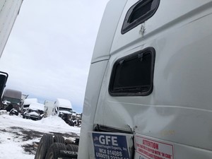 Used 2016 Volvo VNL 780 Sleeper Fairing (Stock #121919-28)) Part Image