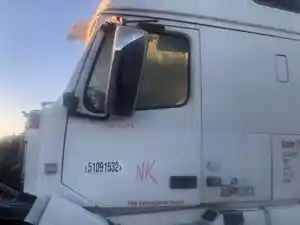 Used 2016 Volvo VNL Door (Stock #111422-7)) Part Image