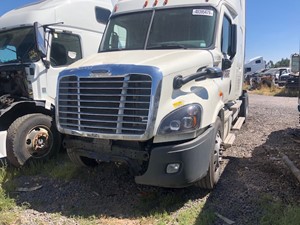Used 2017 Freightliner Cascadia 132 Bumper (Stock #90319-7)) Part Image