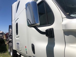 Used 2017 Freightliner Cascadia Door (Stock #60821-20)) Part Image