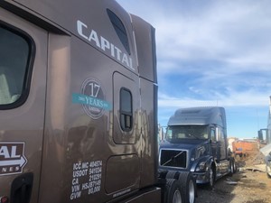 Used 2017 Freightliner Cascadia Sleeper Part (Stock #91420-26)) Part Image