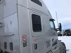Used 2017 Kenworth T680 Cab (Stock #120522-7)) Part Image