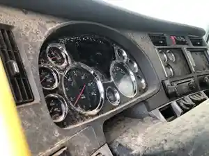 Used 2017 Kenworth T680 Instrument Cluster (Stock #120522-4)) Part Image
