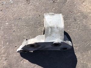 Used 2017 Peterbilt 579 Engine Mount Image