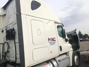 Used 2018 Freightliner Cascadia 125 Cab (Stock #90422-4)) Part Image