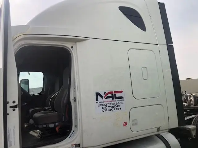 Image 3 of part Used 2018 Freightliner Cascadia 125 Cab