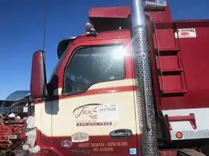Used 2020 Kenworth T880 Door (Stock #32323-15)) Part Image