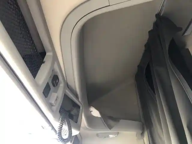 Used 2020 Volvo VNL Cab