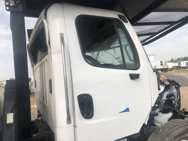 Used 2022 Freightliner M2 106 Door