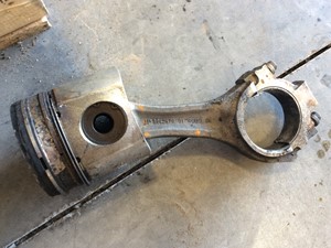 Used Cummins 5.9L Piston & Rod (Stock #5.9-8)) Part Image