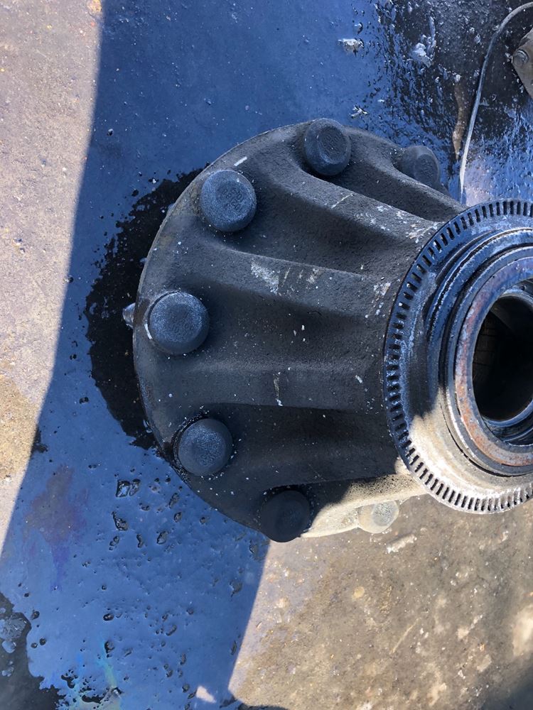 Used Hub Pilot / Unimount Front Wheel End, Spoke and Hub for sale