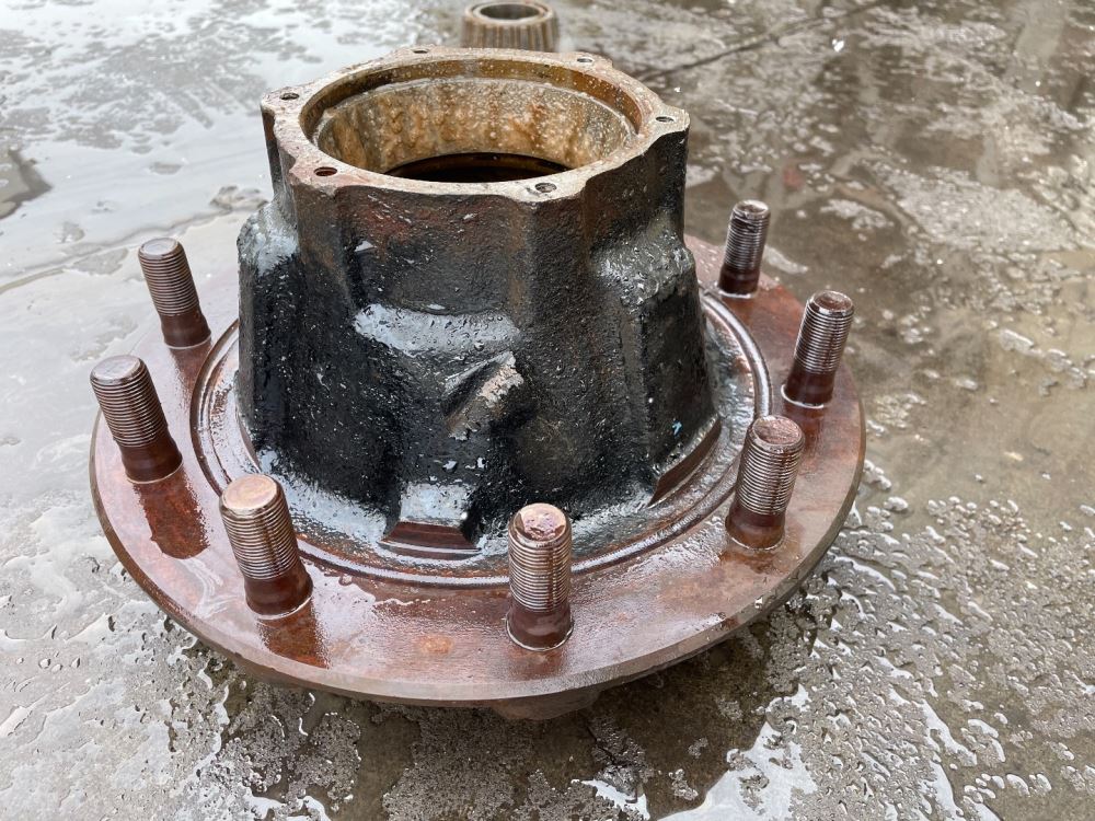 Stud Pilot / Budd Rear (Stock P14556) Wheel Ends, Spokes, and Hubs