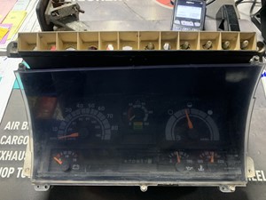 Used Universal GM/Chev (HD) T6500 TOPKICK Instrument Cluster (Stock #P-1183)) Part Image