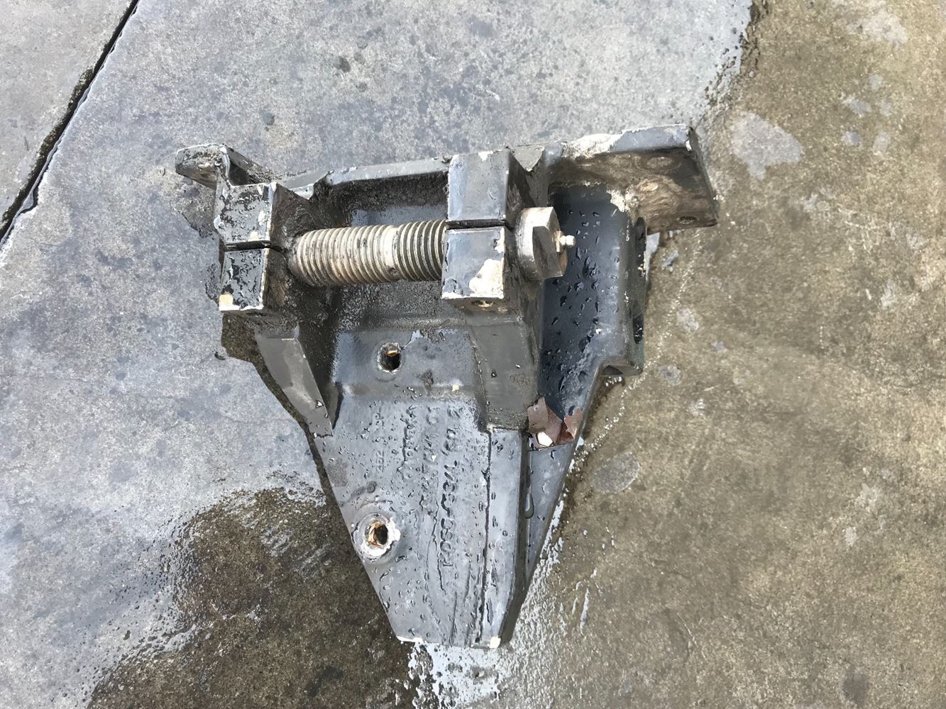 Universal Kenworth W900 (Stock P907) Spring Hangers, Steer Axle TPI