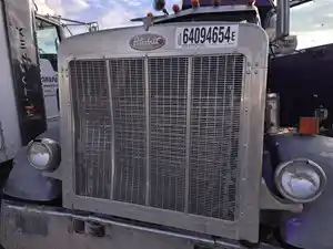 Used 1984 Peterbilt 359 Grille (Stock #120624-10)) Part Image