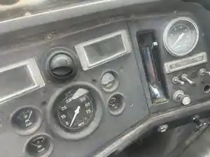 Used 1991 Ford LN7000 Instrument Cluster (Stock #83025-11)) Part Image