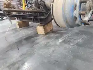 Used 1991 Freightliner FLD120 Front Axle, Complete (Stock #121923-13)) Part Image