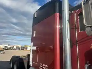 Used 1991 Peterbilt 379 Sleeper (Stock #100525-11)) Part Image