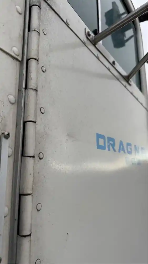 Image 3 of part Used 1993 Peterbilt 378 Door