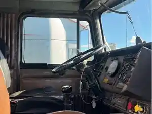 Used 1995 Kenworth W900 Cab (Stock #110125-1)) Part Image