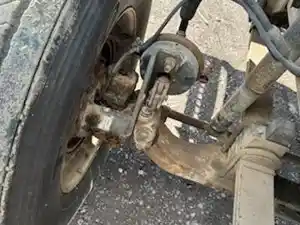 Used 1998 Ford AT9513 Aeromax 113 Front Axle, Complete (Stock #32424-8)) Part Image