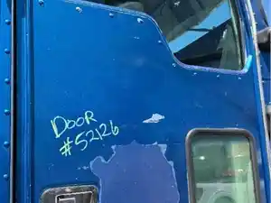 Used 1999 Kenworth T600 Door (Stock #52126-12)) Part Image
