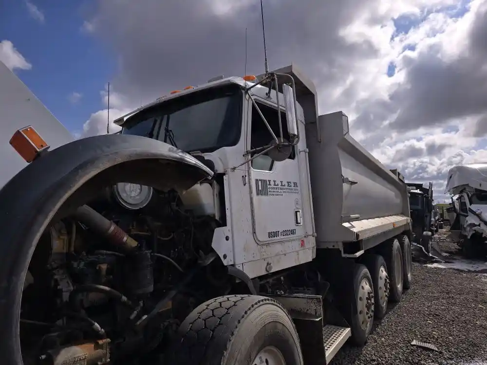 Image 2 of part Used 1999 Kenworth T800 Cab