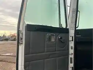 Used 1999 Volvo EXPEDITOR Door (Stock #120523-2)) Part Image