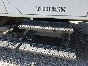 Used 2000 International 4700 Step Image