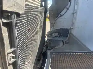 Used 2000 Kenworth T600 Radiator (Stock #81825-6)) Part Image