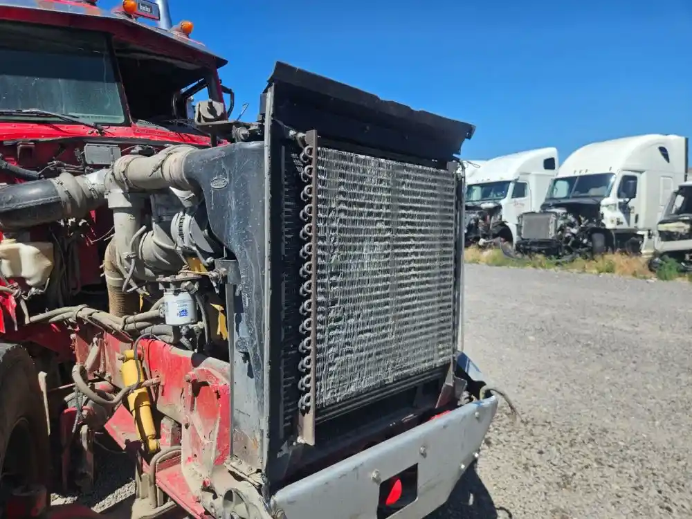Used 2000 Peterbilt 379 Radiator