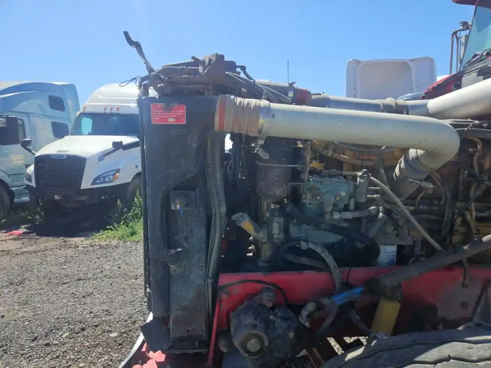 Image 4 of part Used 2000 Peterbilt 379 Radiator